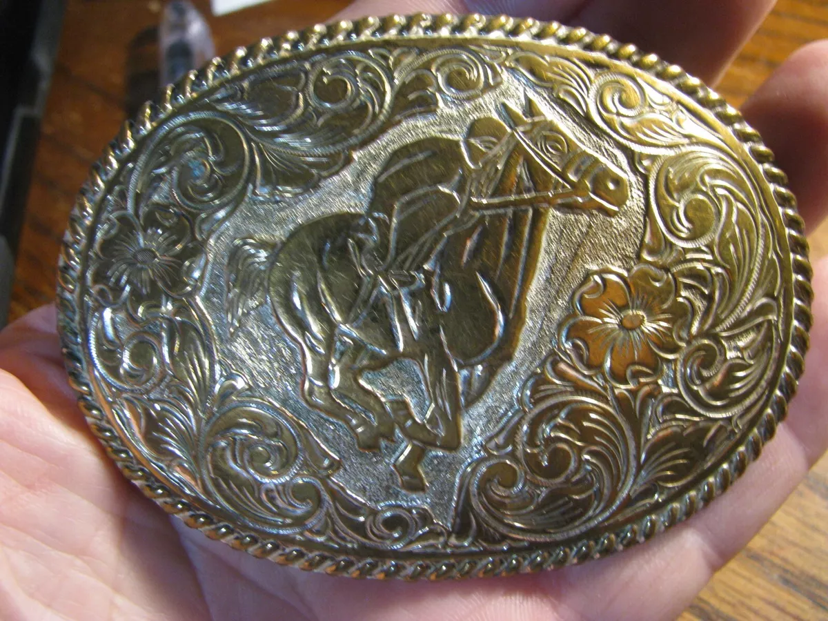 The enduring appeal of Crumrine belt buckles: A timeless tradition插图1